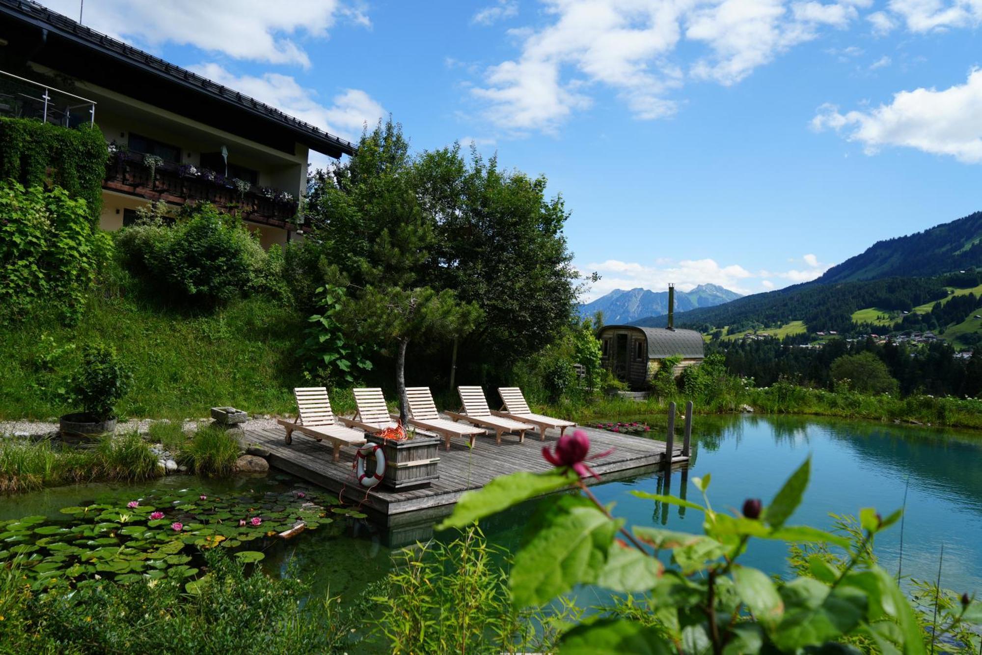 Boutique Hotel Herzhof - Garni-Appartements - Adults Only Riezlern Buitenkant foto