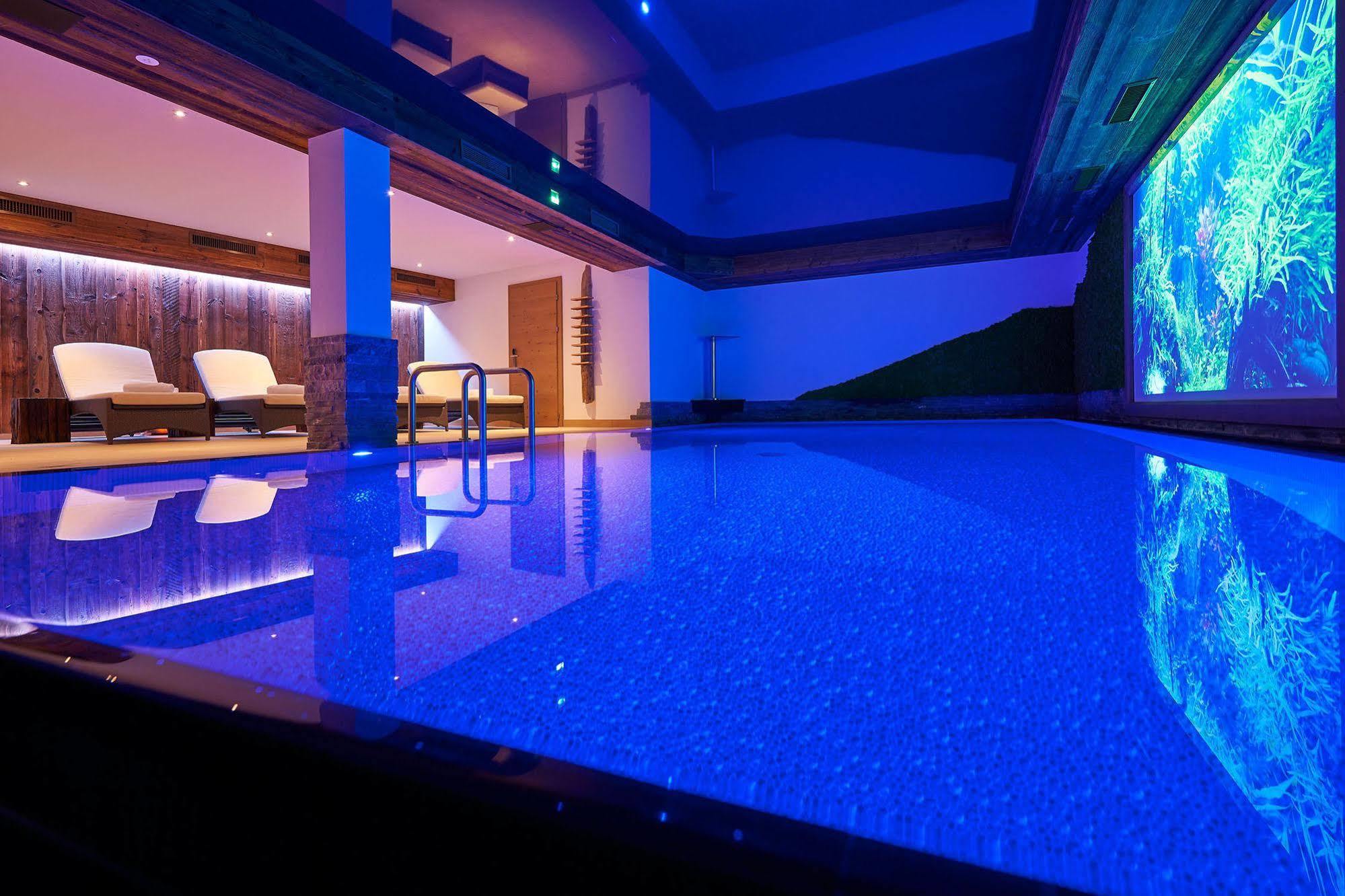 Boutique Hotel Herzhof - Garni-Appartements - Adults Only Riezlern Buitenkant foto