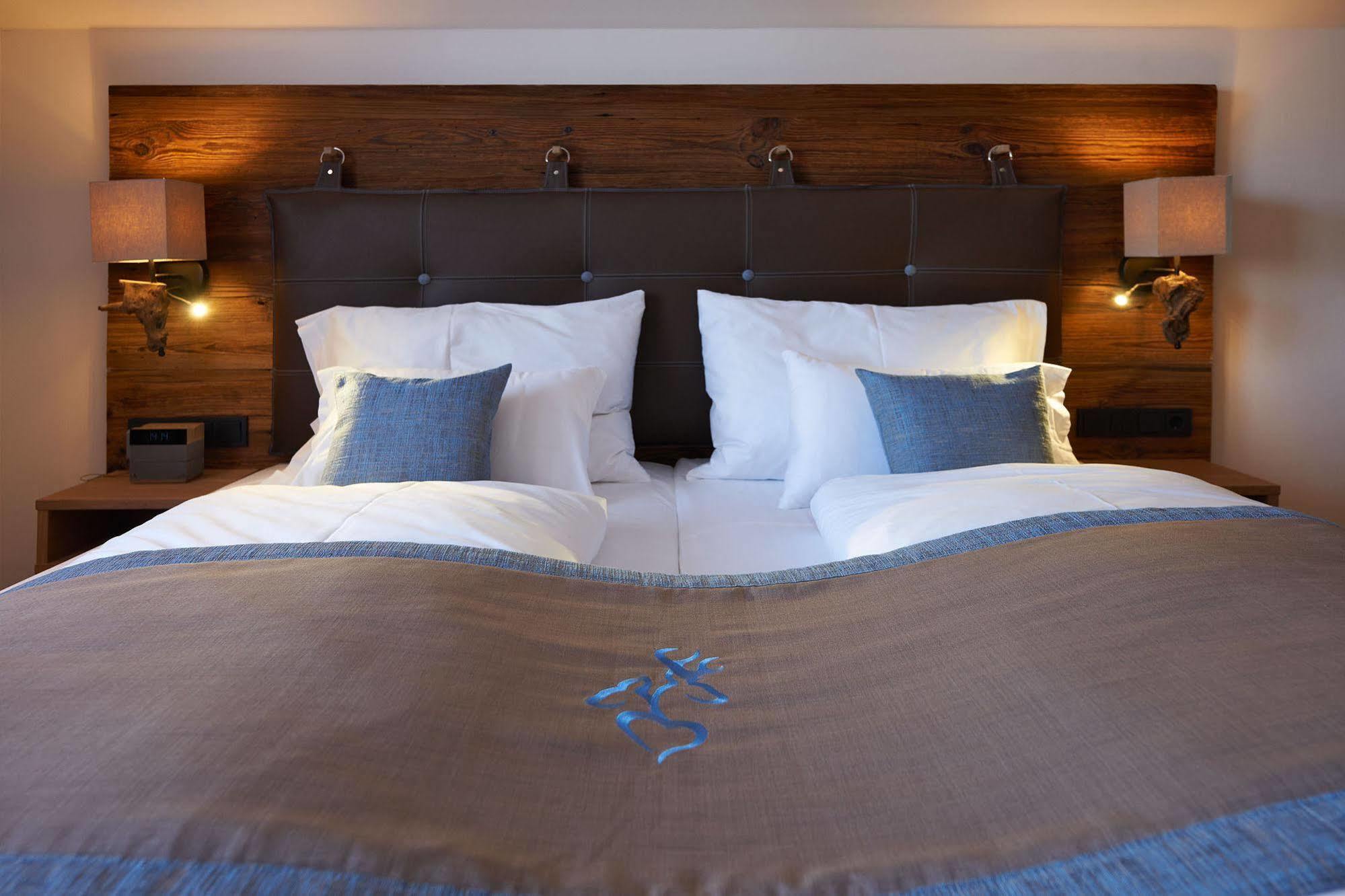 Boutique Hotel Herzhof - Garni-Appartements - Adults Only Riezlern Buitenkant foto